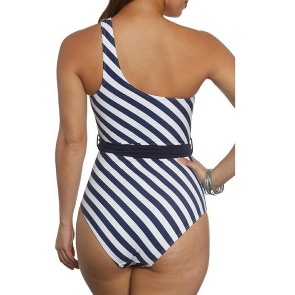 Swimsuit - Picture 3 of 6